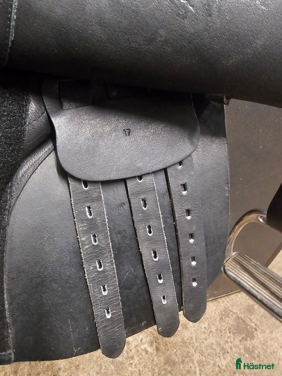 Sadlar hästutrustning till salu: Fin allround sadel i Motala - Annons 2