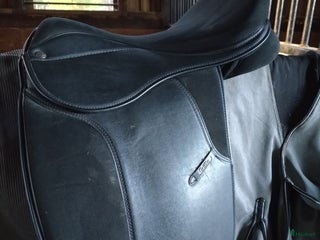 Sadlar hästutrustning till salu: Griffin cob dressage i Nyköping - Annons 1