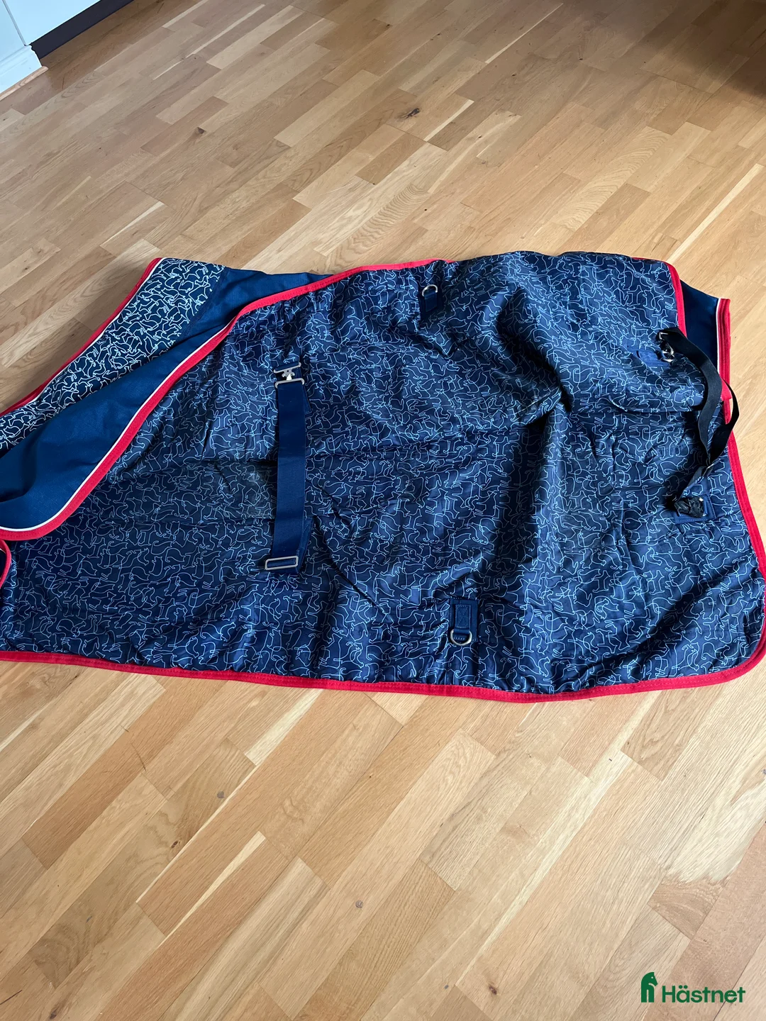 Täcken hästutrustning till salu: Fodrat täcke - Annons 3