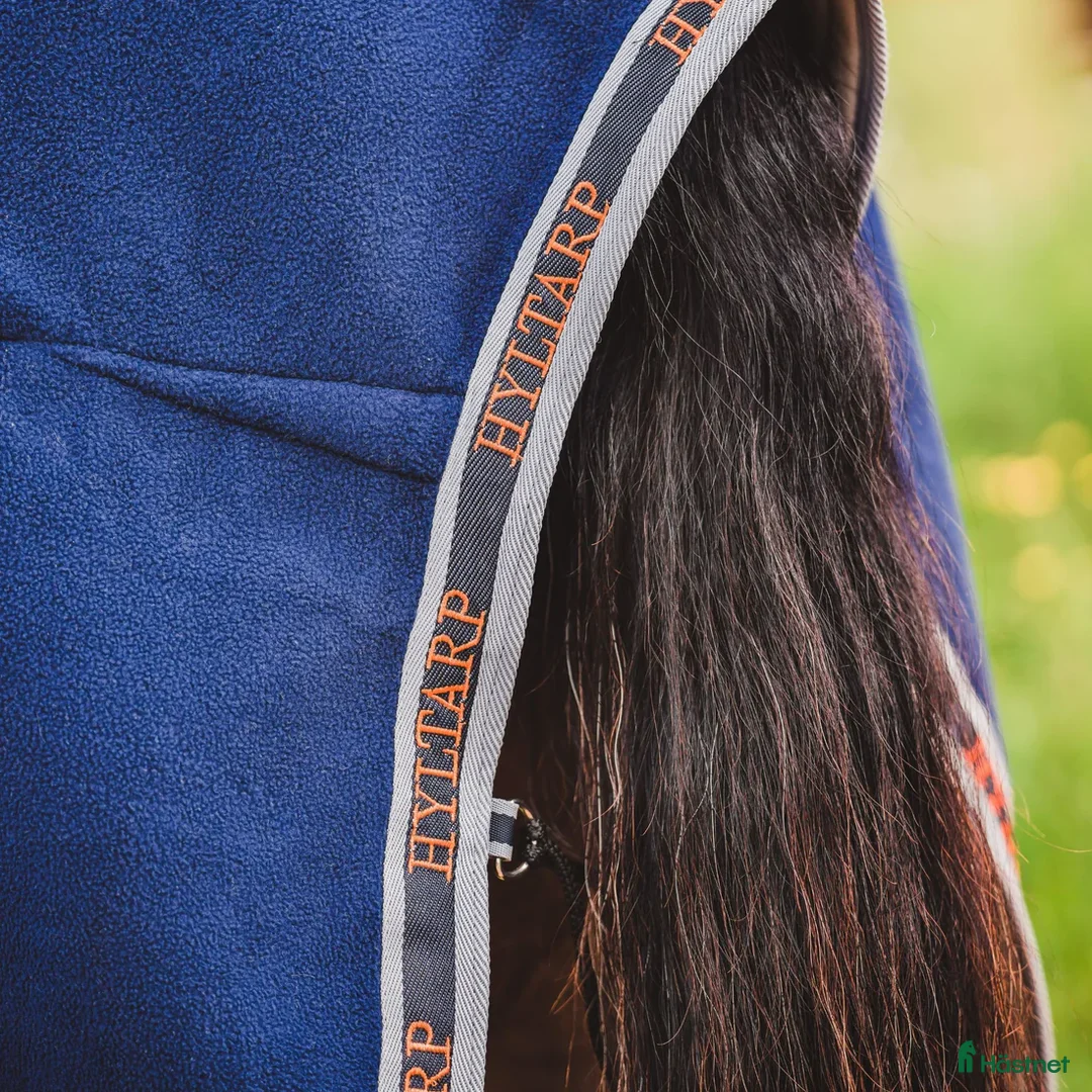 Täcken hästutrustning till salu: Helt nytt Fleecetäcke Greta hyltarp storlek 165cm i Hanaskog - Annons 6