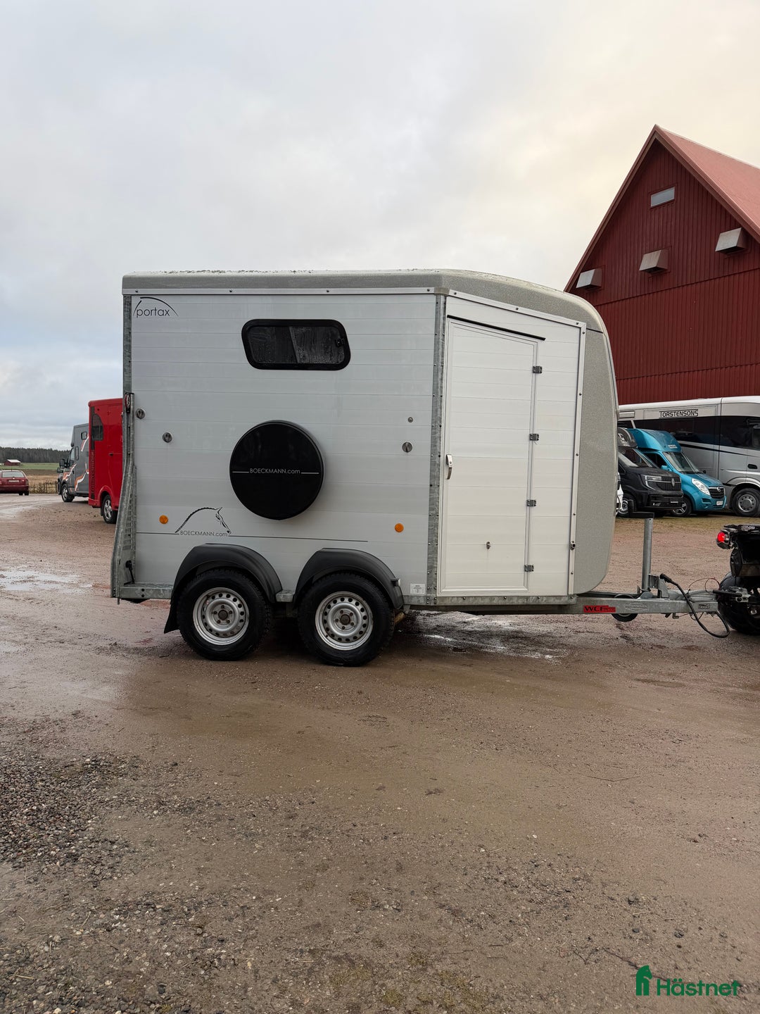 Hästtransporter  fordon & transport till salu: Nyinkommen Böckmann portax -18 hästtransport  i Västerås - Annons 3