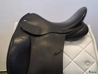 Sadlar hästutrustning Frank Baines Elegance i Färnäs - Annons 1