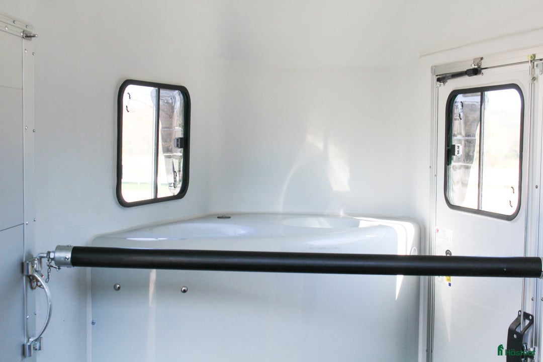 Hästtransporter  fordon & transport till salu: Gold One Origins i Harestad - Annons 10