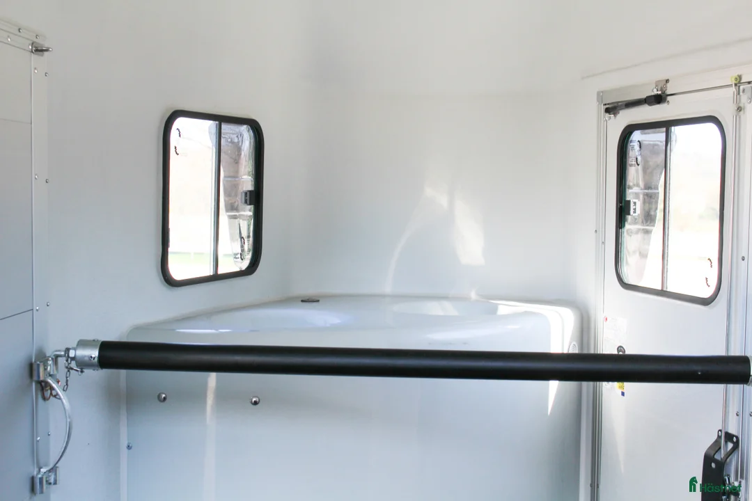 Hästtransporter  fordon & transport till salu: Gold One Origins i Harestad - Annons 10