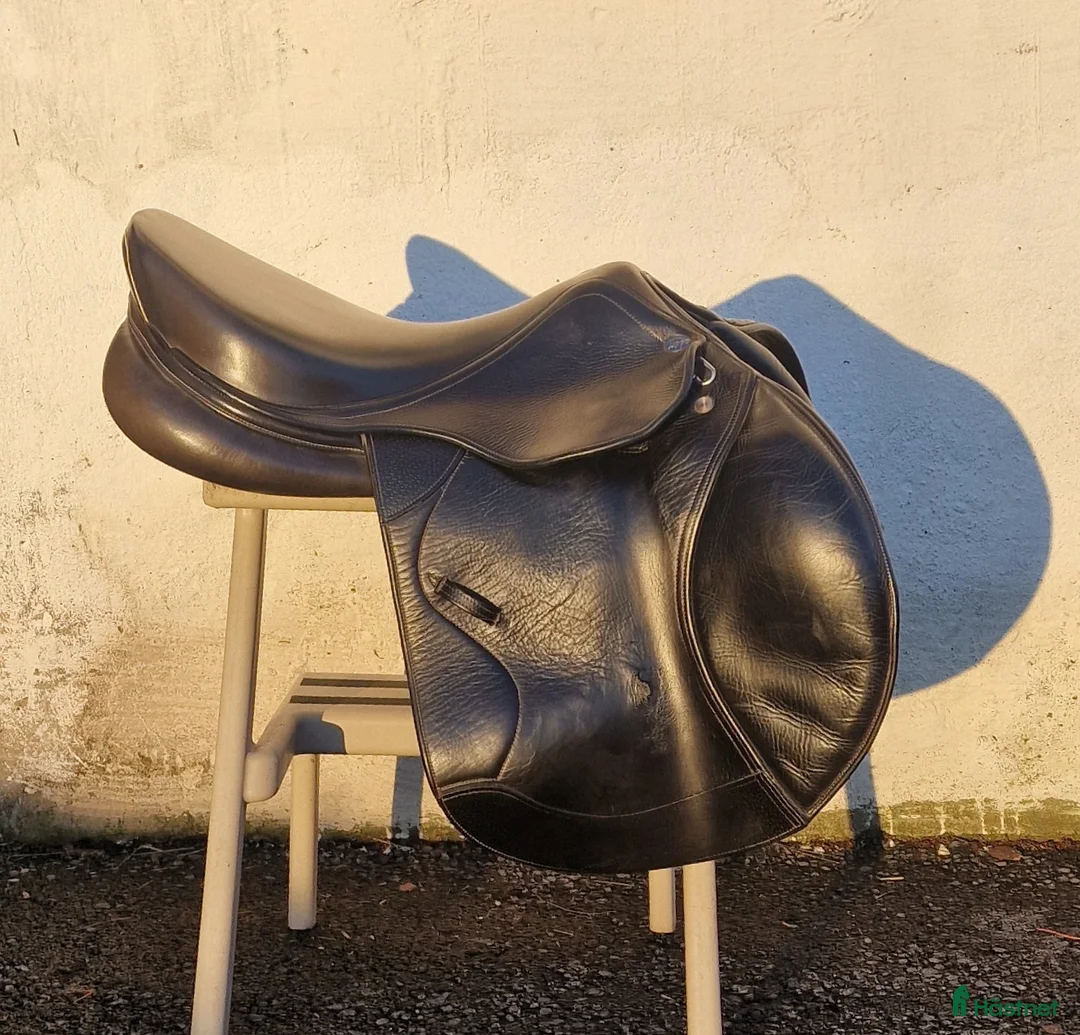 Sadlar hästutrustning till salu: Lippo Allegria i Matfors - Annons 2