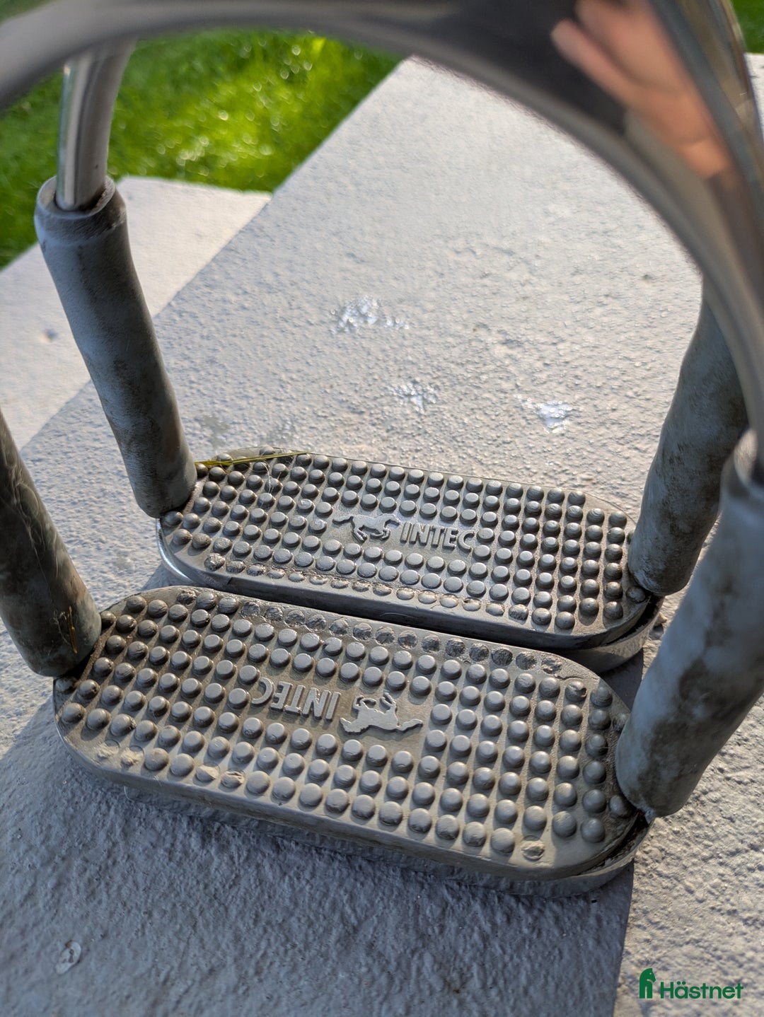 Stigbyglar hästutrustning till salu: 3 olika stigbyglar  i Dalhem - Annons 2