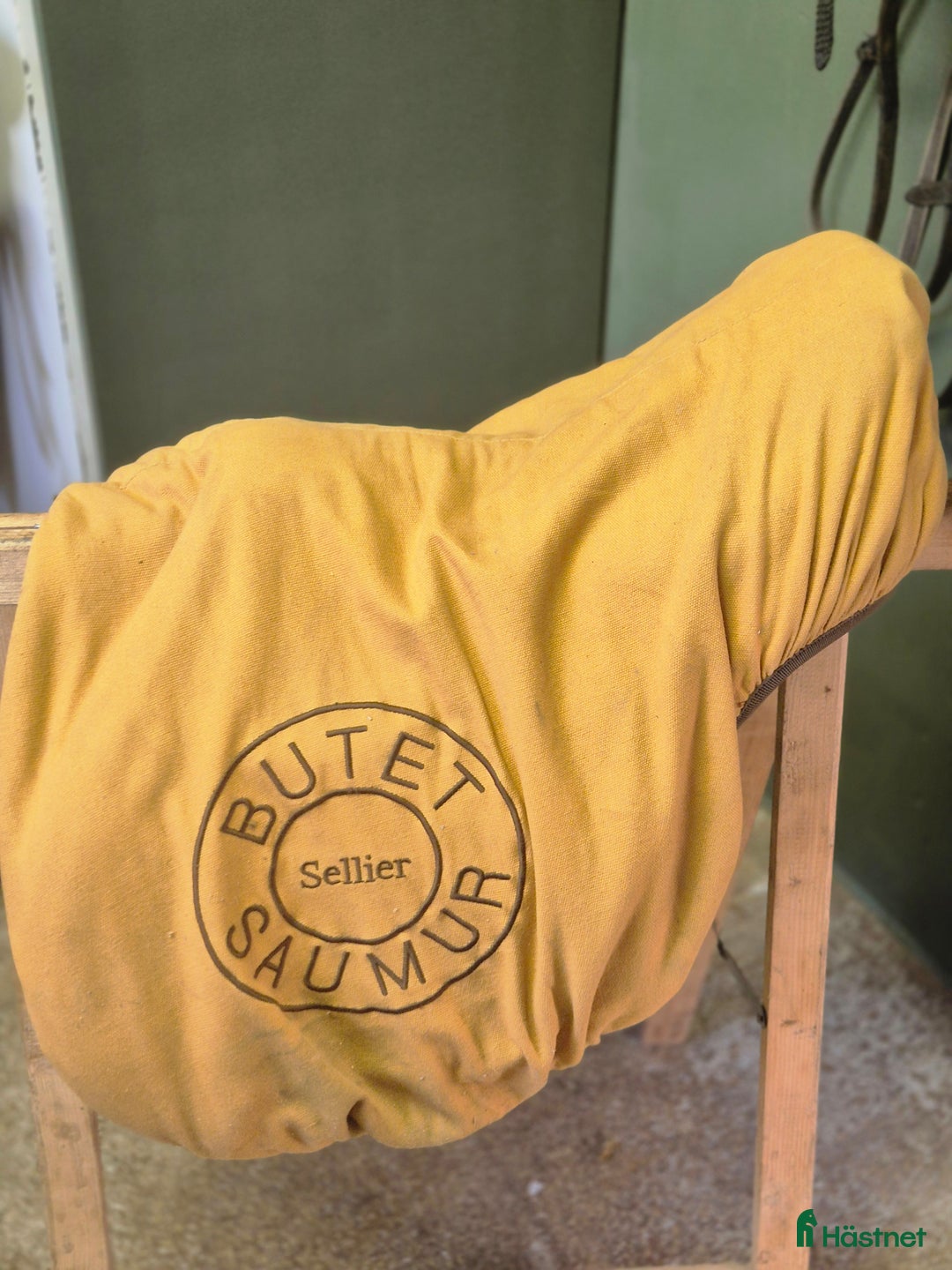 Sadlar hästutrustning till salu: Butet i toppskick, besiktigad av sadelmakare! i Strömsholm - Annons 5