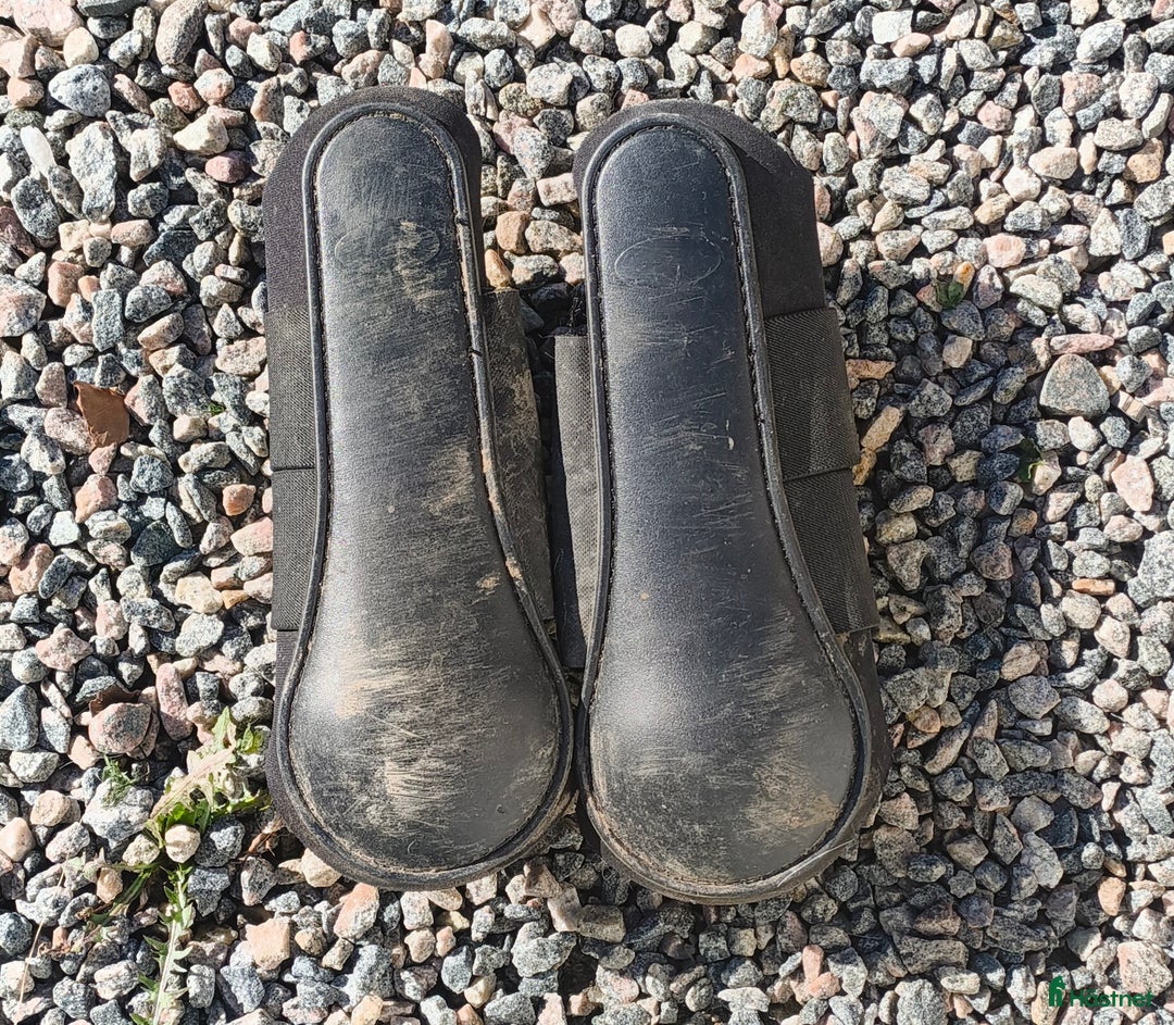 Benskydd hästutrustning till salu: Strykkappor  i Lödöse - Annons 1