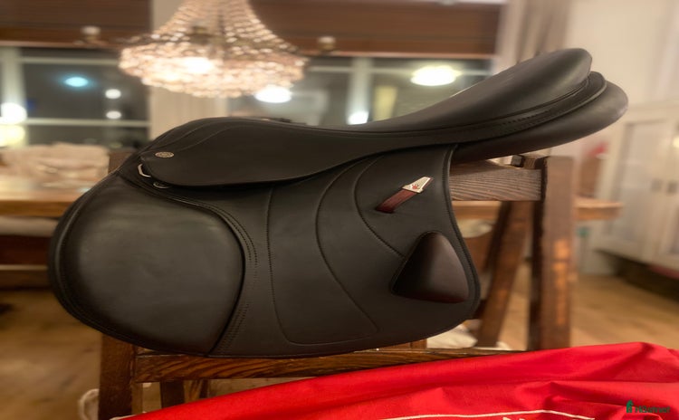 Sadlar hästutrustning till salu i Huskvarna - Annons 6