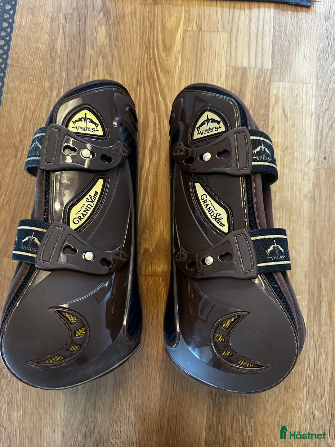 Benskydd hästutrustning till salu: Veredus Grand Slam Carbon Gel benskydd i Falköping - Annons 1