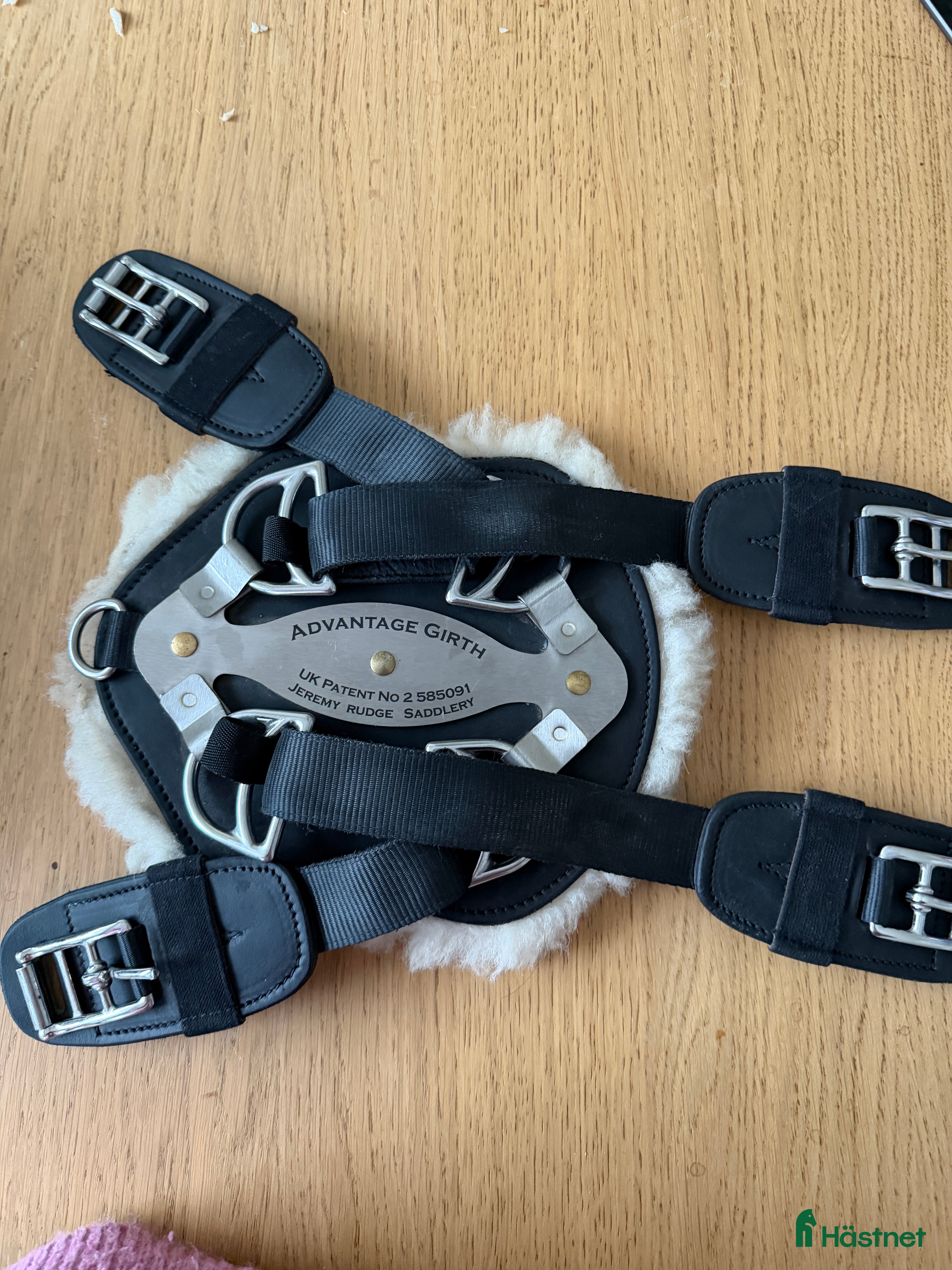 Sadeltillbehör hästutrustning till salu: Advantage Jeremy Rudge sadelgjord i Uppsala - Annons 1