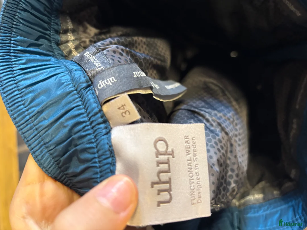 Jackor & Kavajer ryttarutrustning till salu: Uhip jacka + kjol - Annons 4