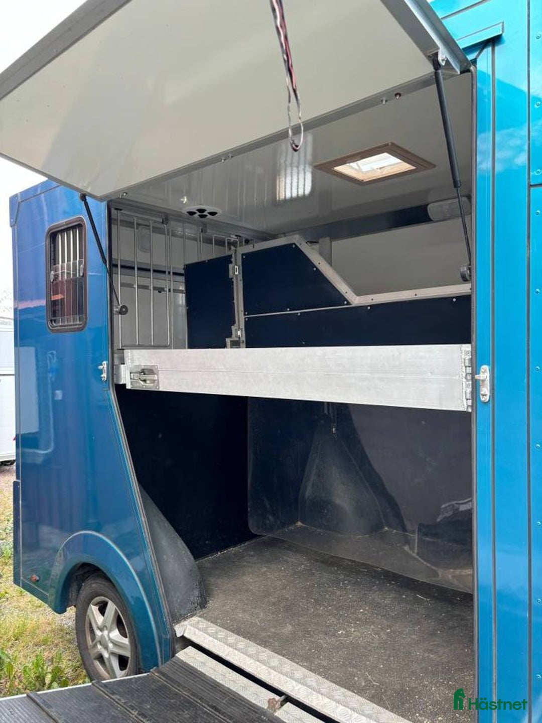 Hästlastbilar  fordon & transport till salu: Hästlastbil b-kort 1065 kg lastvikt  i Västerås - Annons 4