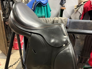 Sadlar hästutrustning till salu: Fin Equipe linnea i Vimmerby - Annons 1