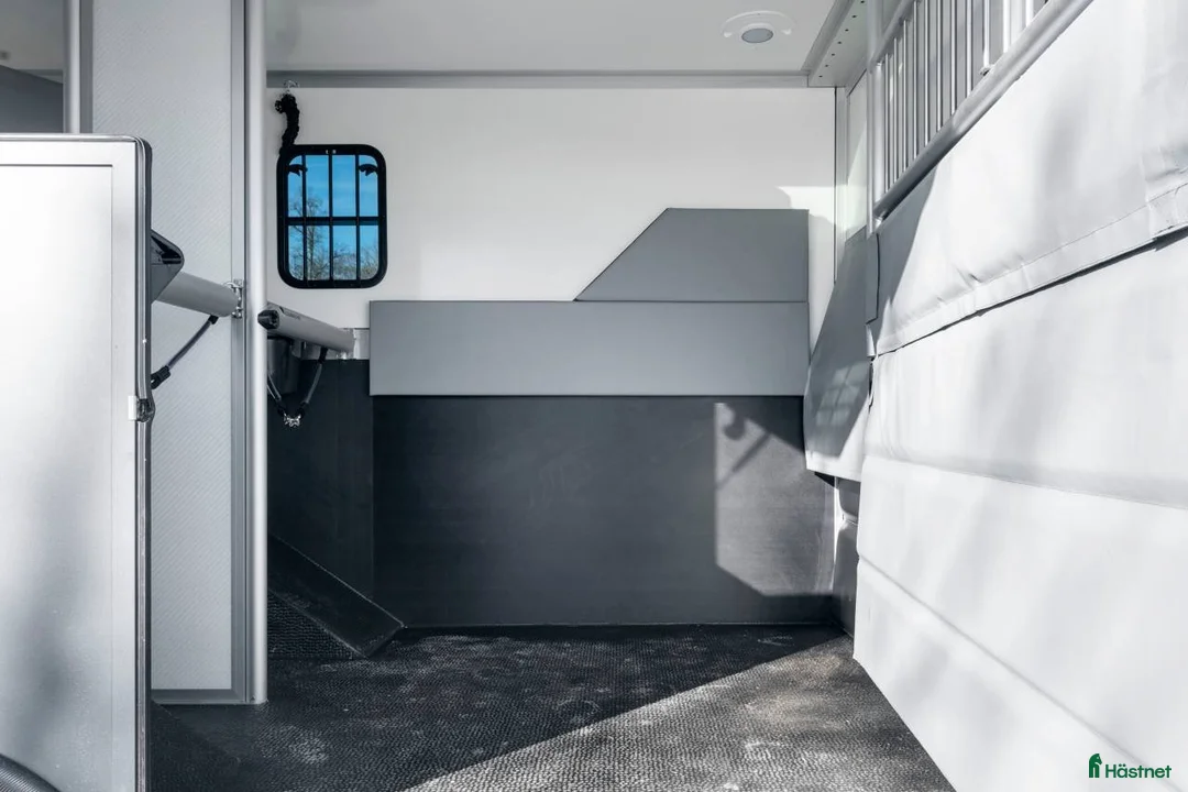 Hästlastbilar  fordon & transport till salu: Clear Round C1 (WRA27G)LASTVIKT: 1 670kg i Täby - Annons 12