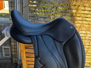 Sadlar hästutrustning Antares dressyrsadel - Annons 1