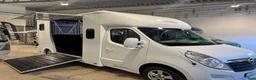 Hästlastbilar  fordon & transport till salu: Hästlastbil 2015 V-Galler / Drag / Bra lastvikt - Annons 3