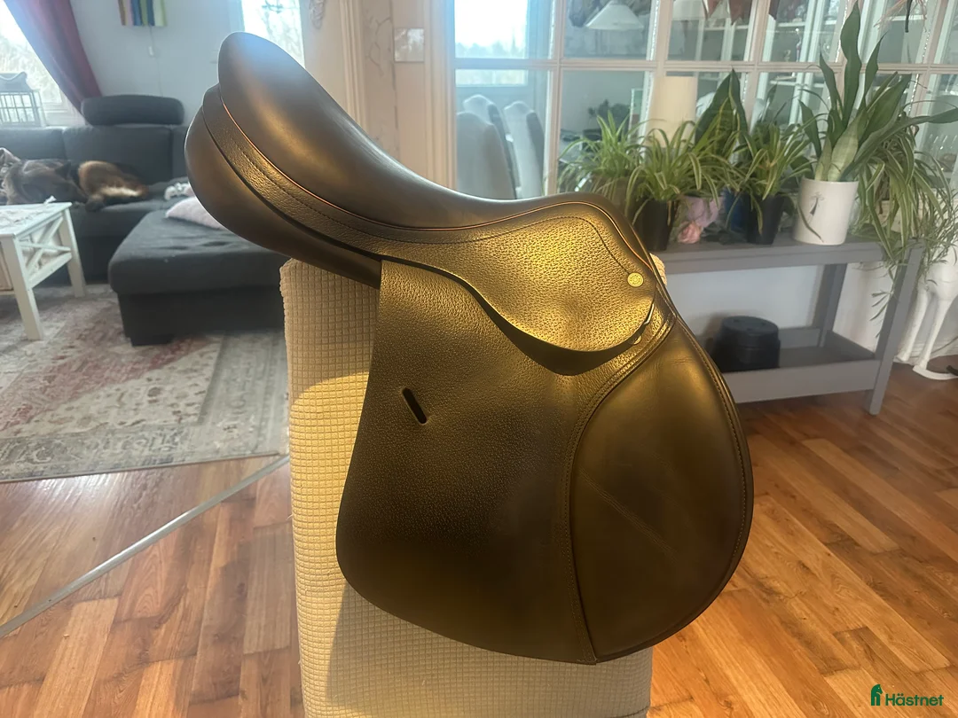 Sadlar hästutrustning till salu: Equipe expression 17” i Kosta - Annons 2