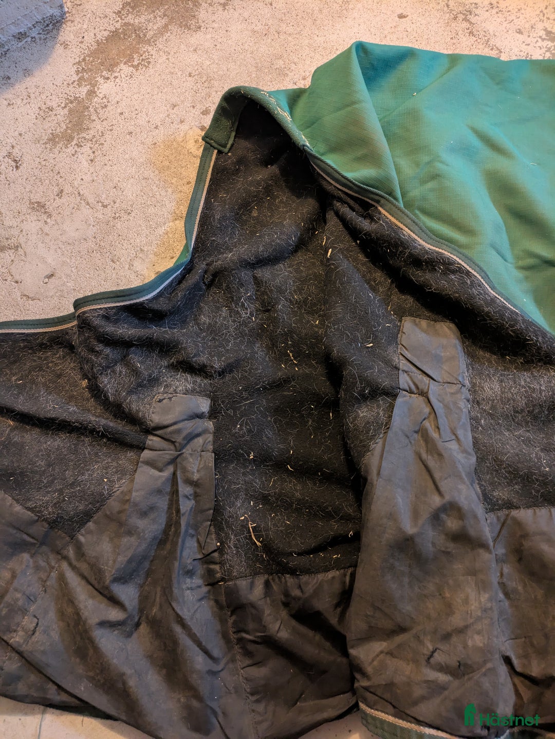 Täcken hästutrustning till salu: Fleecefodrat regntäcke  i Älmhult - Annons 3