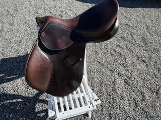Sadlar hästutrustning till salu: Hoppsadel Lippo Fazzino 17’ i Vallentuna - Annons 6