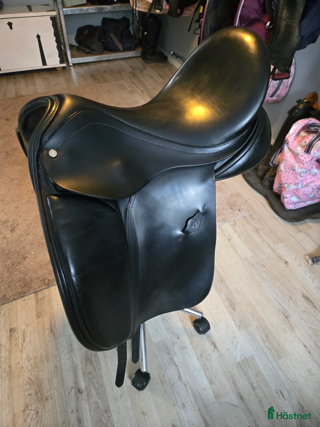 Sadlar hästutrustning till salu: Fin Jensen Classic Dressyrsadel 17" - Annons 1