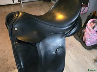 Sadlar hästutrustning Fin Jensen Classic Dressyrsadel 17" - Annons 8