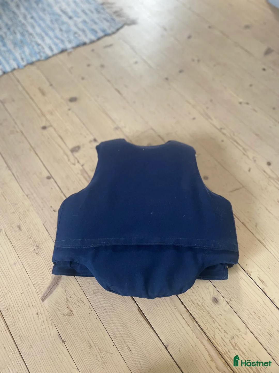 Säkerhetsvästar ryttarutrustning till salu: Ridväst säljes i Norrköping - Annons 2