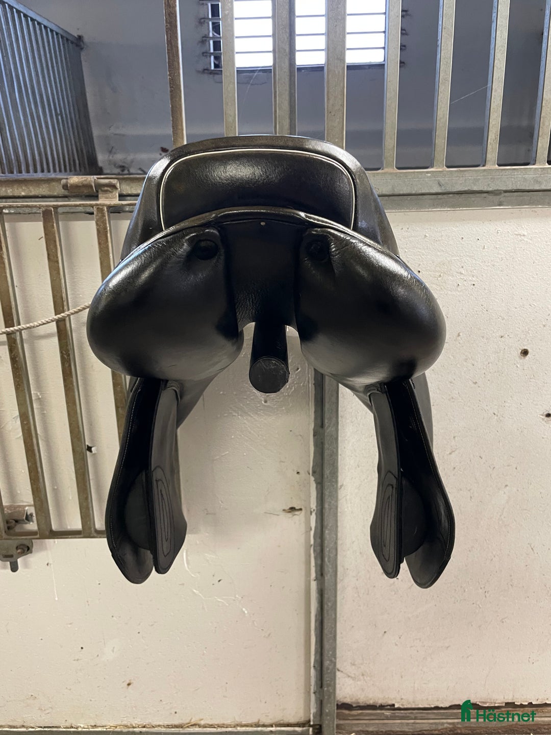 Sadlar hästutrustning till salu: Lippo allegria hoppsadel i Kållekärr - Annons 3