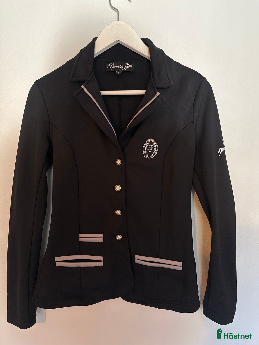 Jackor & Kavajer ryttarutrustning till salu: Spooks kavaj  i Fjugesta - Annons 1