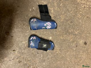 Benskydd hästutrustning Blommiga benskydd i Landsbro - Annons 9