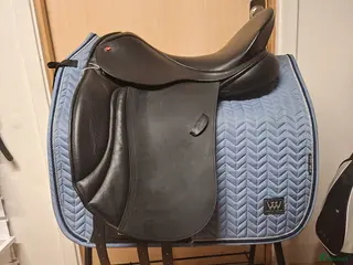 Sadlar hästutrustning Albion Adjusta Legend K2 - Annons 1