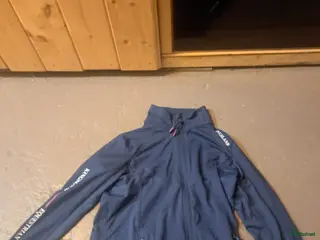 Jackor & Kavajer ryttarutrustning till salu: Fin tunn tröja - Annons 3