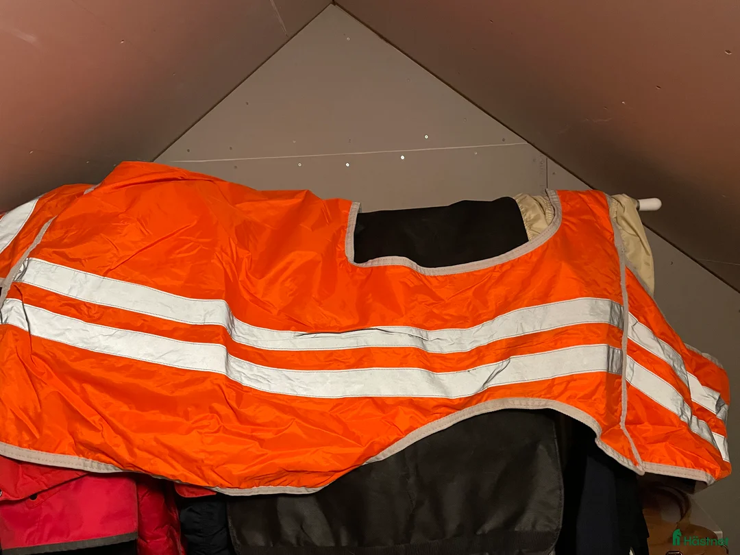 Täcken hästutrustning till salu: Reflextäcke - Annons 1