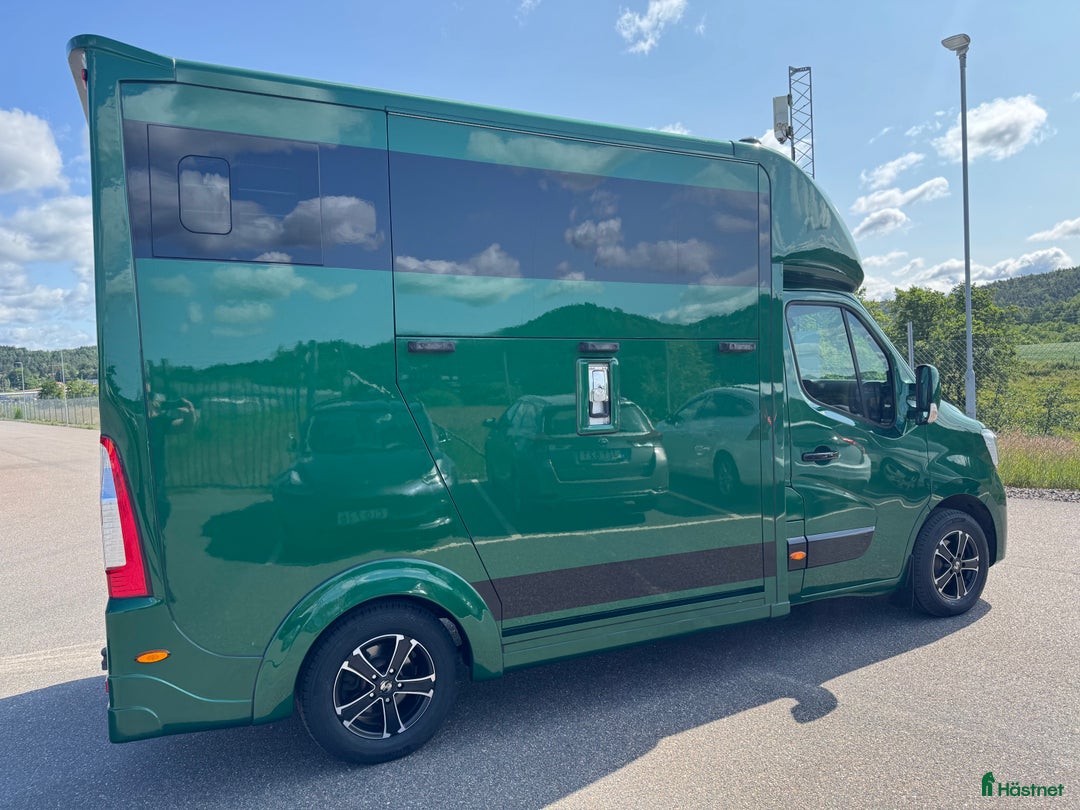 Hästlastbilar  fordon & transport till salu: Nybyggd Hästbuss Renault Master i Partille - Bild 3