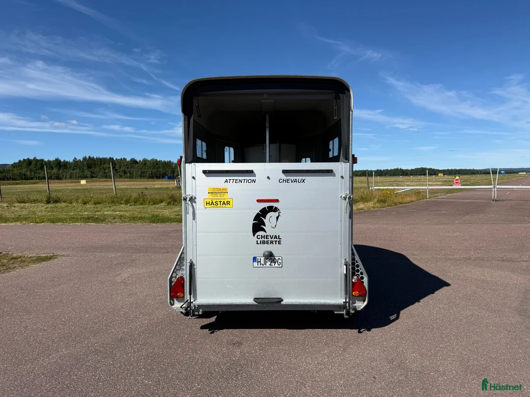 Hästtransporter  fordon & transport till salu: Cheval Touring Country - Fronturlastning -21 - Annons 5