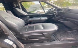 Hästlastbilar  fordon & transport till salu: Theault hästlastbil med sängar, b-körkort i Flyinge - Annons 8