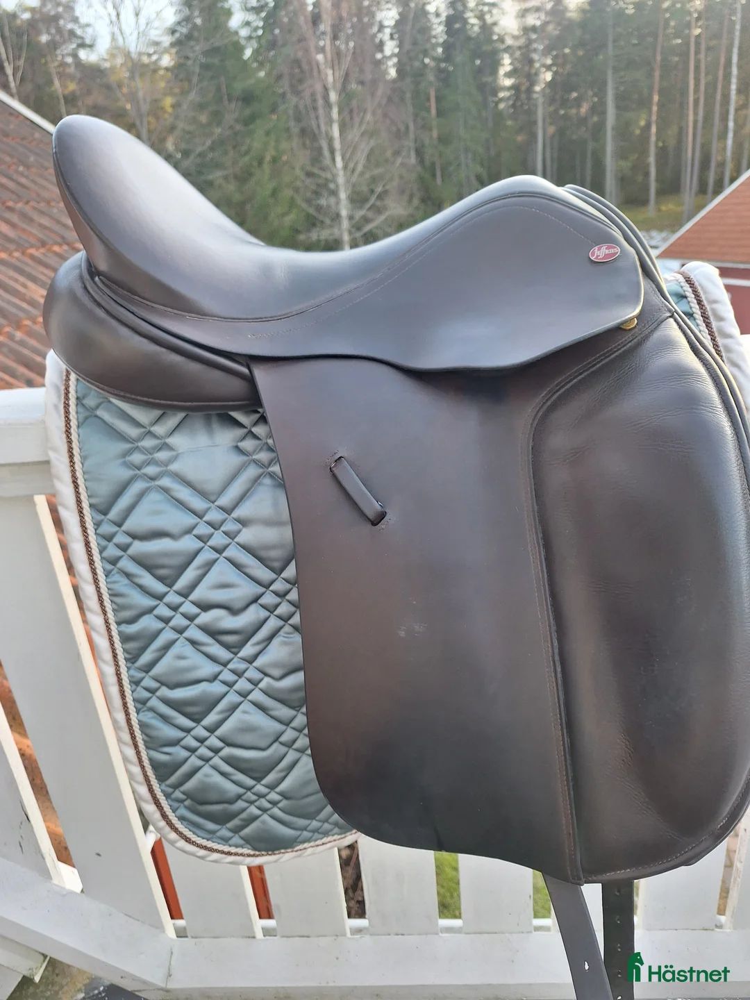 Sadlar hästutrustning till salu: Begagnad dressyrsadel från Falcon/Jeffries7" - Annons 2