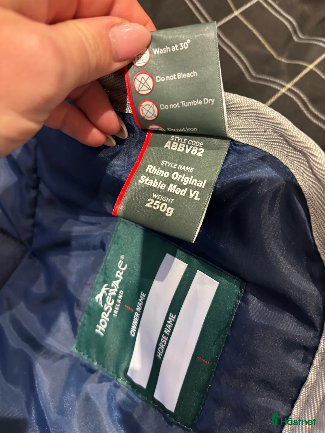 Täcken hästutrustning till salu: Rhino 250g, 115cm - Annons 6