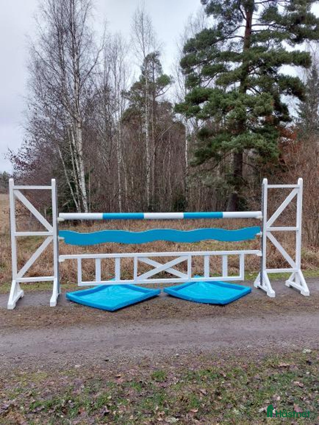 Övrig utrustning övrig utrustning till salu: Kompletta hopphinder - Annons 2