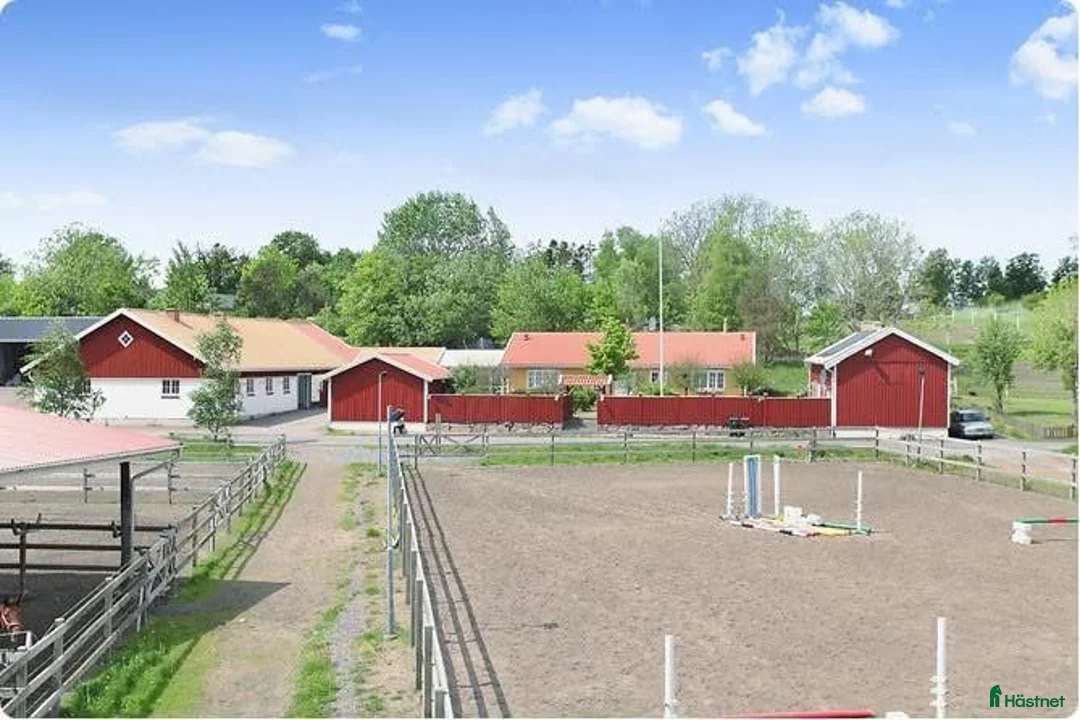  stallplats finnes: Stallplats Anneberg/älvsåker Kungsbacka  - Annons 1