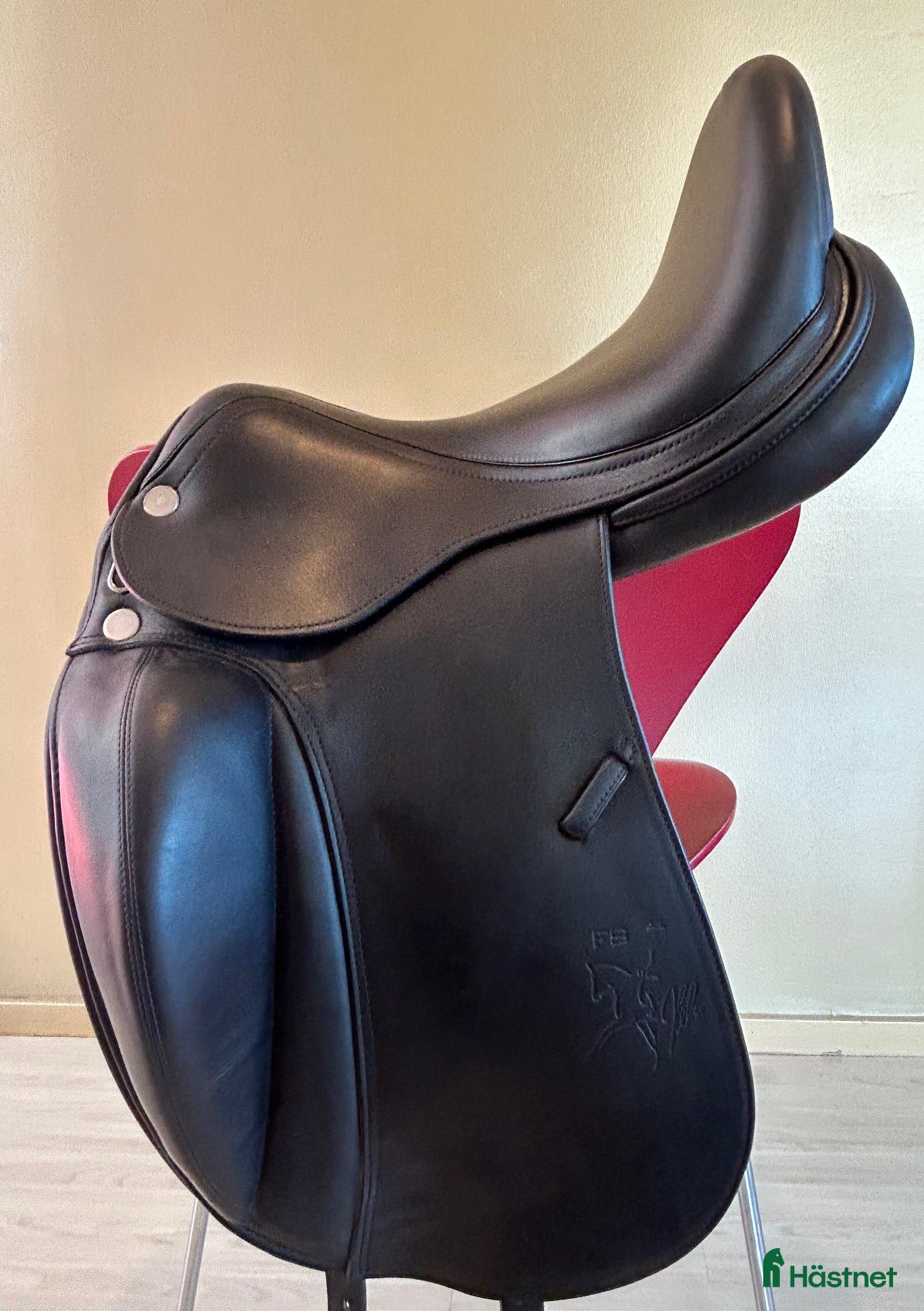 Sadlar hästutrustning Dressyrsadel - Annons 1