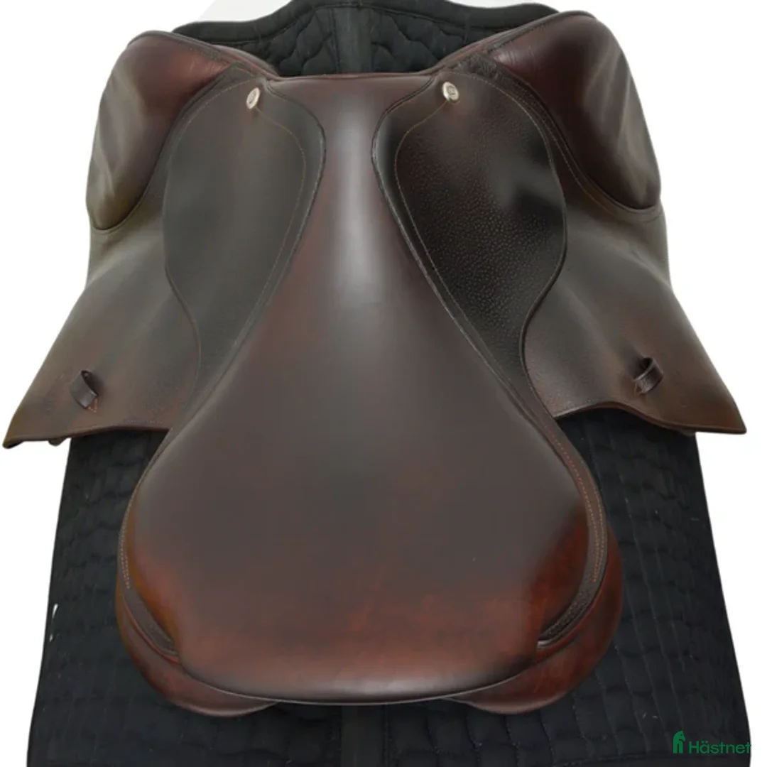 Sadlar hästutrustning till salu: CWD Classic SE02 17,5" i Upplands Väsby - Annons 4