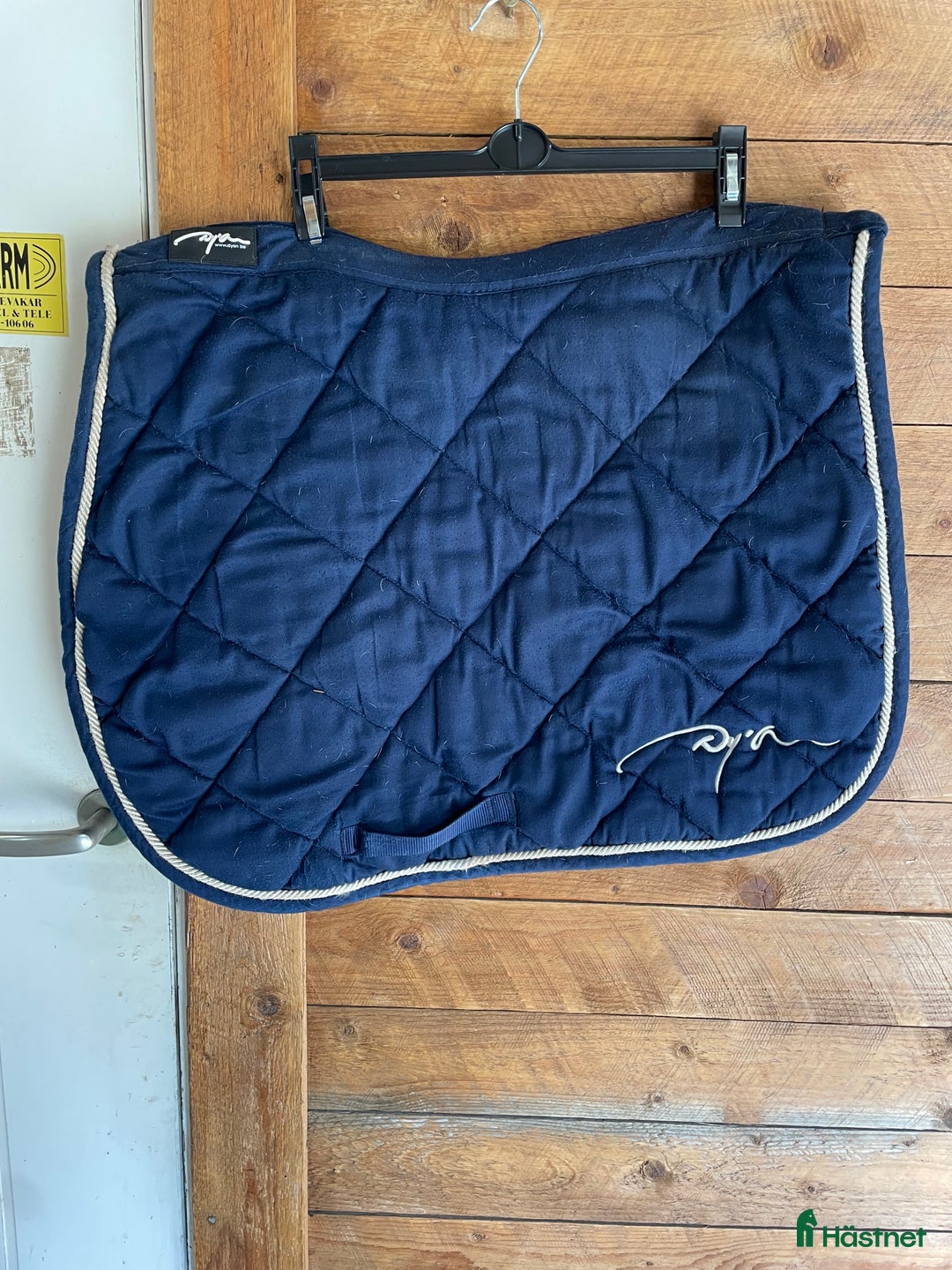 Schabrak & Vojlockar hästutrustning till salu: Dyon stl Full i Berghem - Annons 1