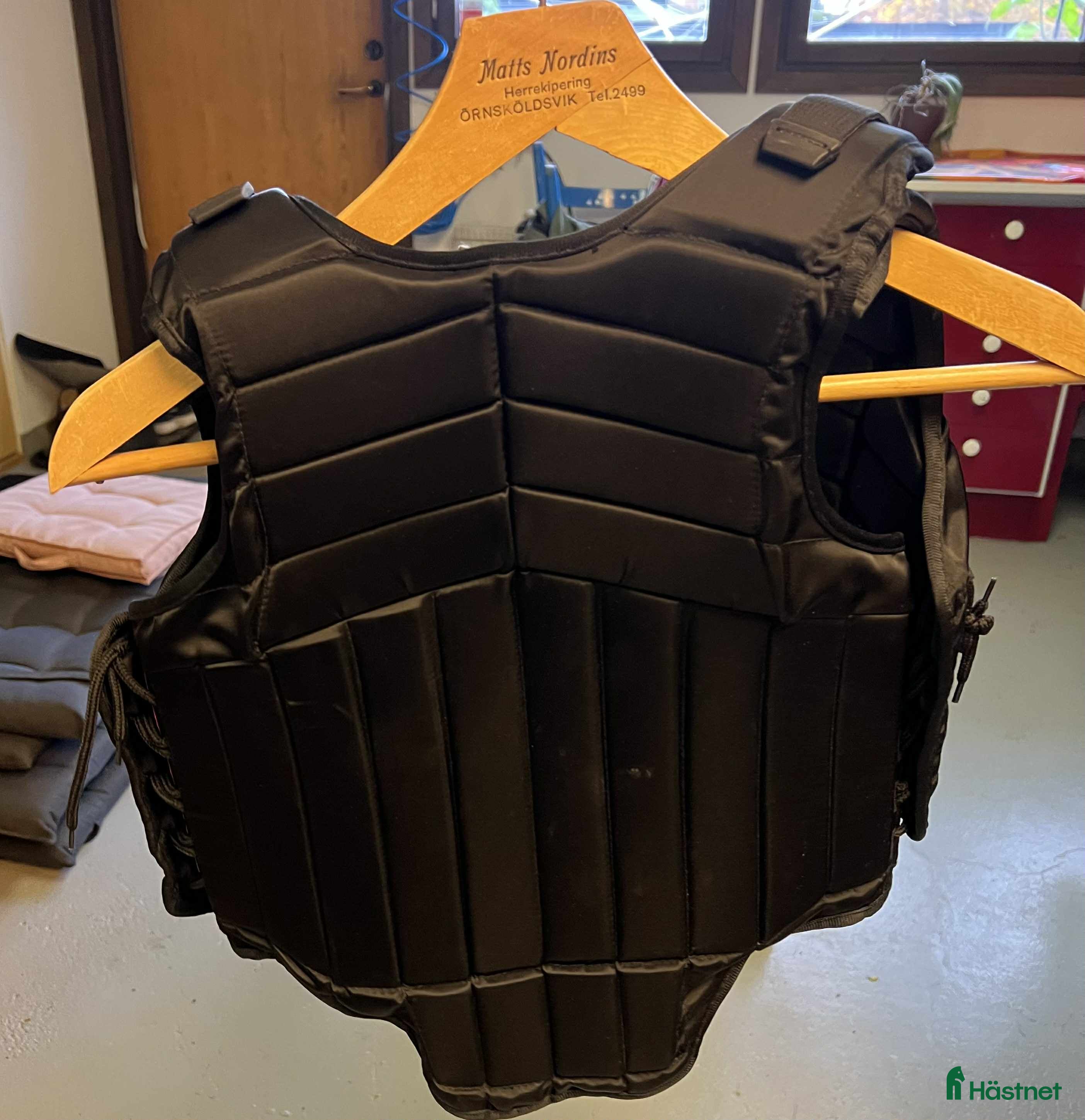 Säkerhetsvästar ryttarutrustning till salu: Säkerhetsväst i Västerås - Annons 15
