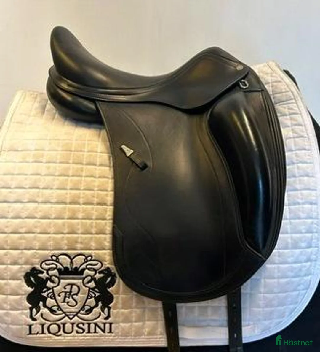 Sadlar hästutrustning till salu: Dressyrsadel Equipe Olympia - Annons 1