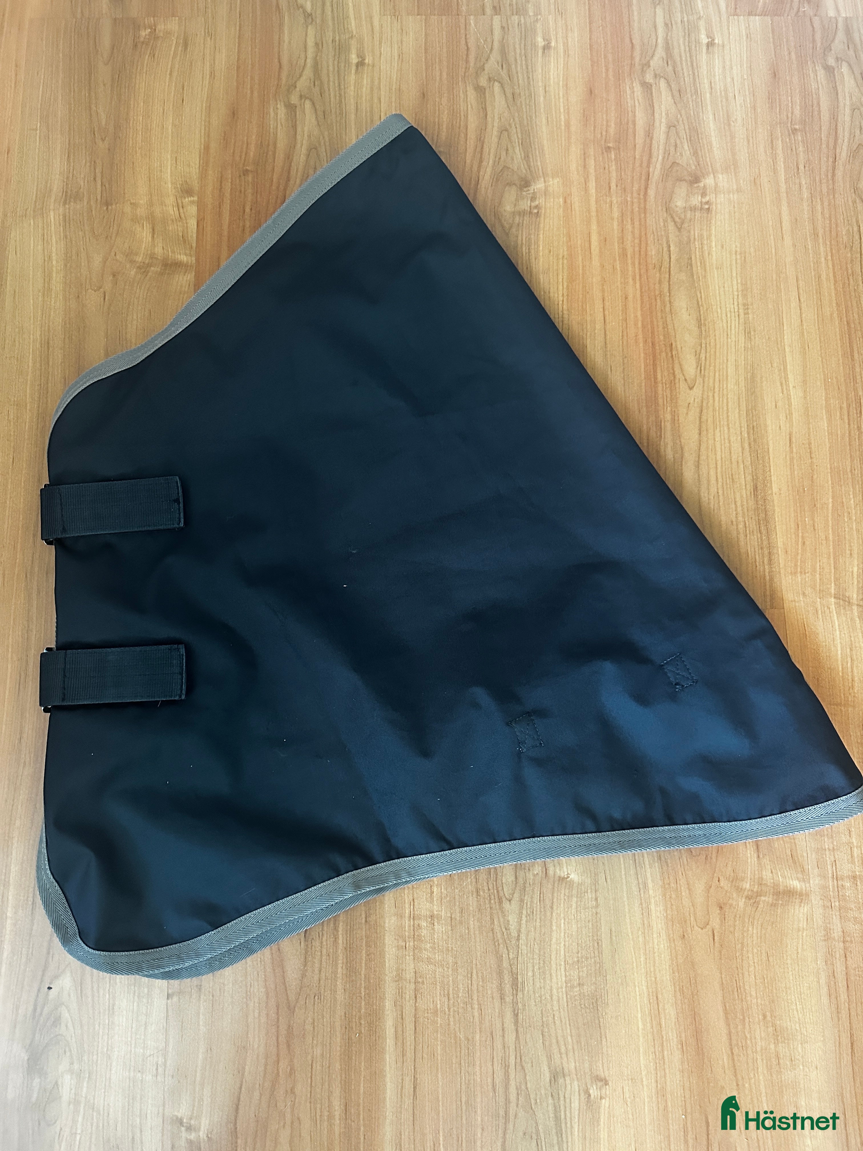 Täcken hästutrustning till salu: Halstäcke i Strängnäs - Annons 14