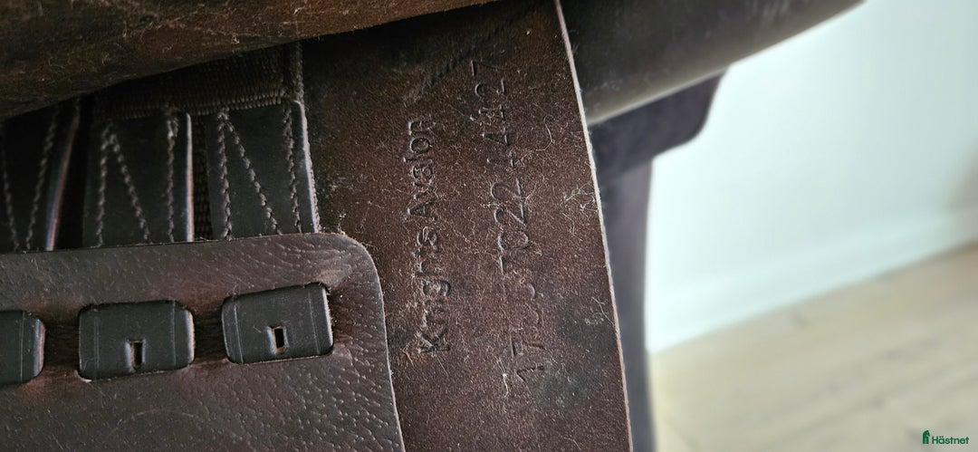 Sadlar hästutrustning till salu: Knights Avalon 17" Brun i Västervik - Annons 6