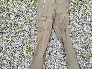 Ridbyxor ryttarutrustning till salu: Equiline strlk IT 40 i Heby - Annons 3