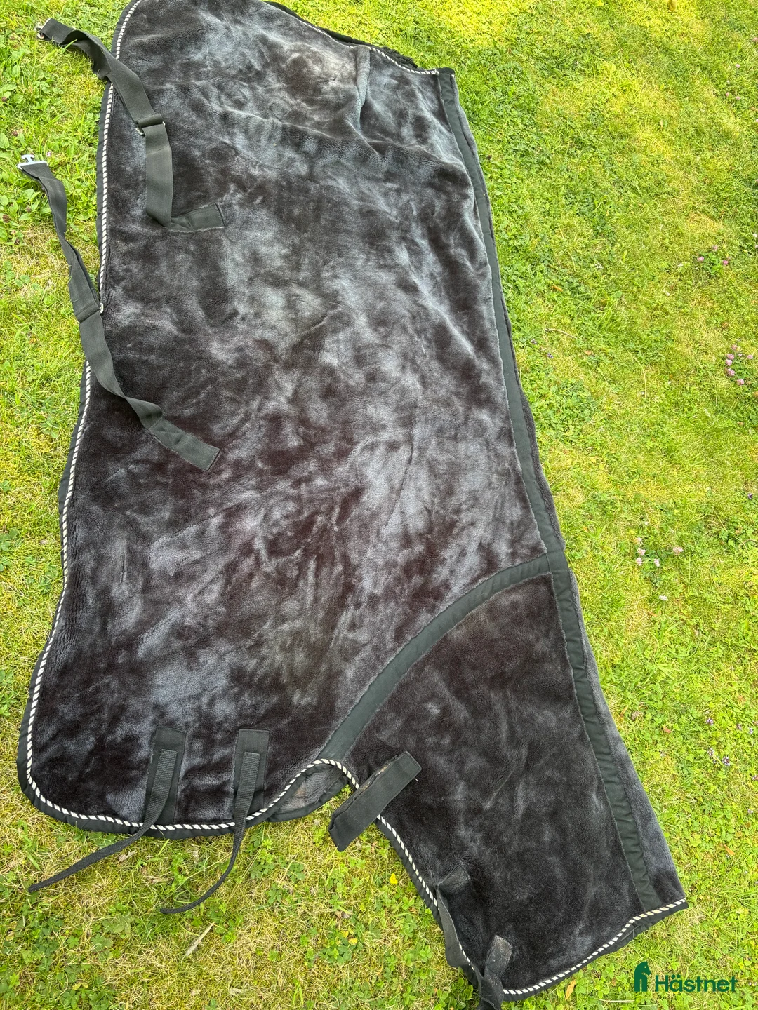 Täcken hästutrustning till salu: Säljer ett mink fleecetäcke i stl 145 i Uppsala - Annons 2