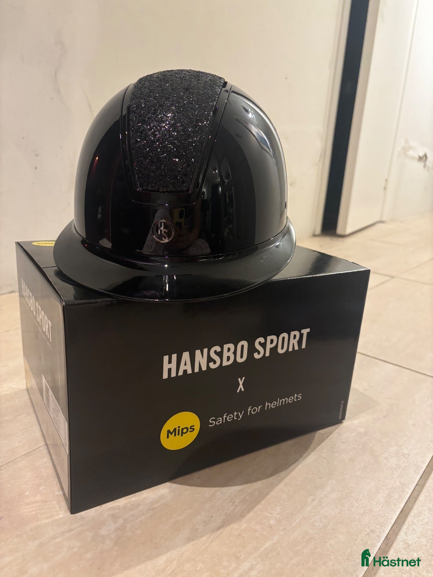 Hjälmar ryttarutrustning till salu: Hansbo Sport X Mips, använd 1 gång  - Annons 1